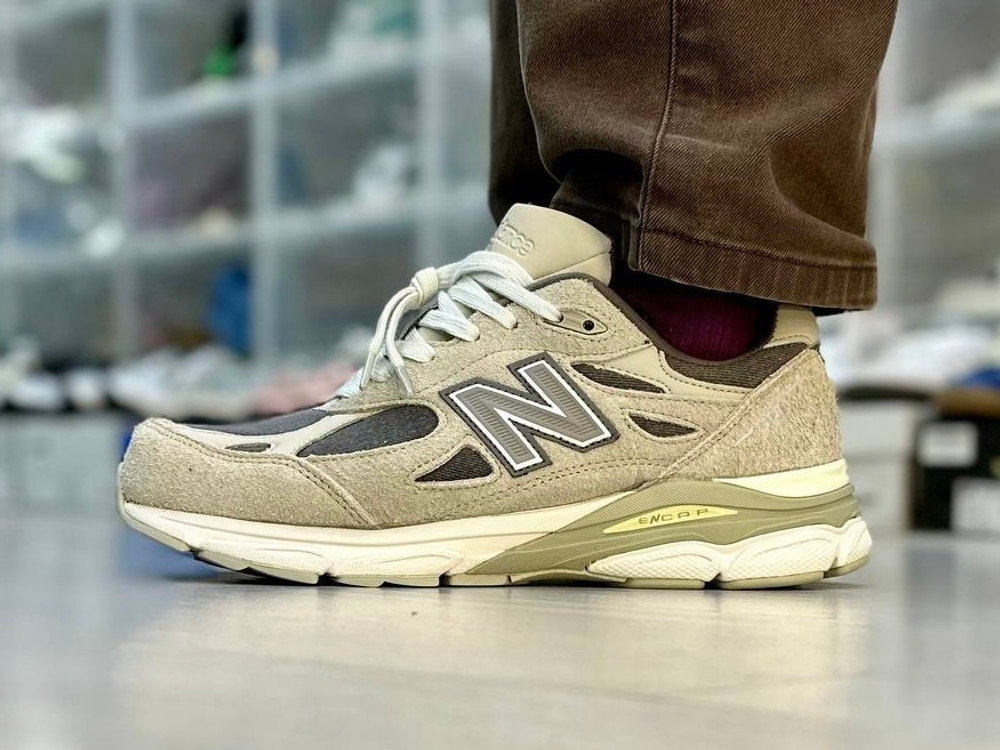 New Balance 990v3 X Levis Elephant Skin