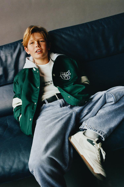 ZARA НЕЙЛОНОВЫЙ БОМБЕР С НАДПИСЬЮ И СЪЕМНЫМ КАПЮШОНОМ, ЗЕЛЕНЫЙ