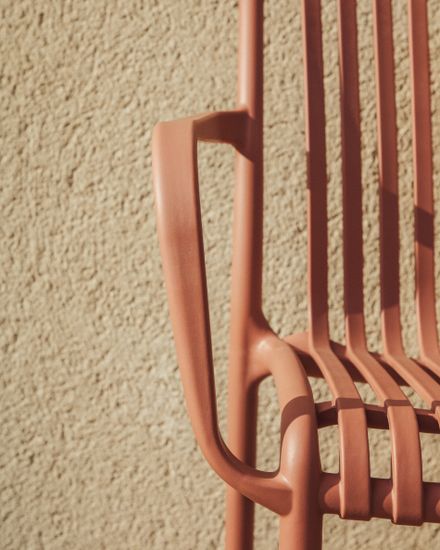 Уличный стул Isabellini из пластика терракотового цвета