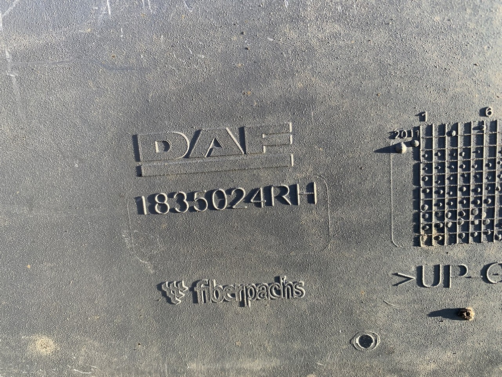 Корпус подножек правый 2021г