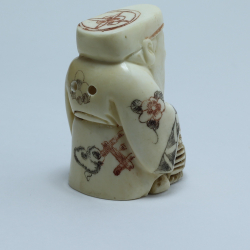 Нэцкэ Дзюродзин с корзиной фруктов