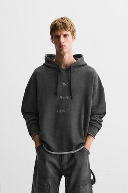ZARA ХУДИ С ПРИНТОМ С ЭФФЕКТОМ ПОТЕРТОСТИ, ТЕМНЫЙ АНТРАЦИТ