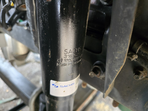 Амортизатор передний 2017г.