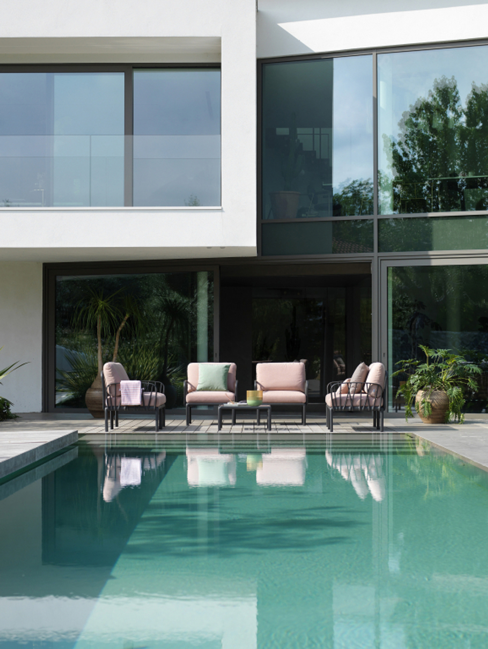 Столик пластиковый кофейный Nardi Komodo Tavolino, антрацит