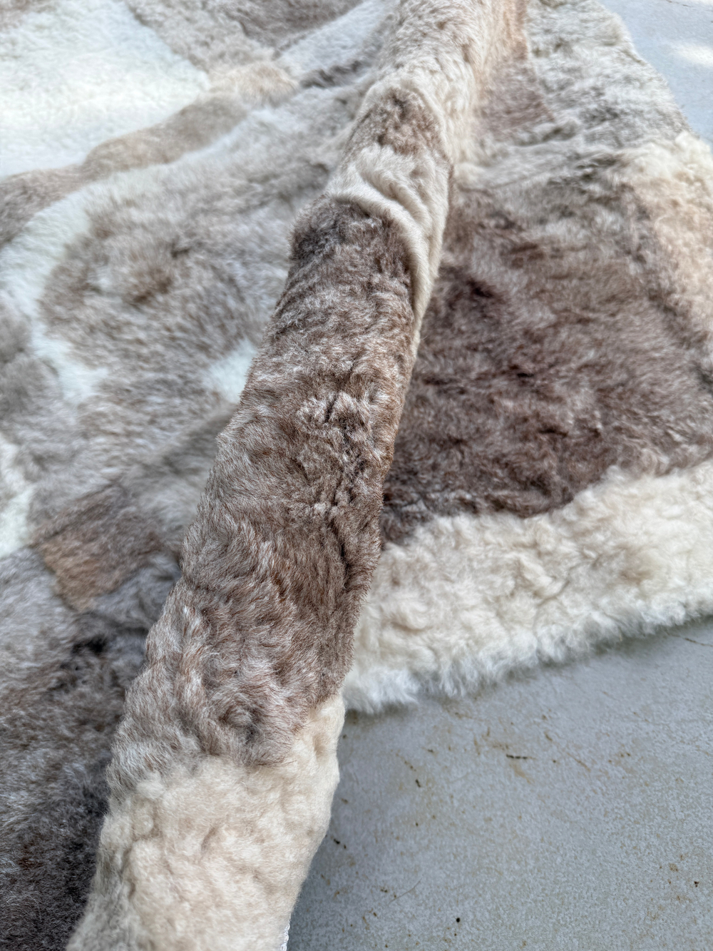 Ковер прямоугольный натуральный мех овчина, 200 х 180 см.