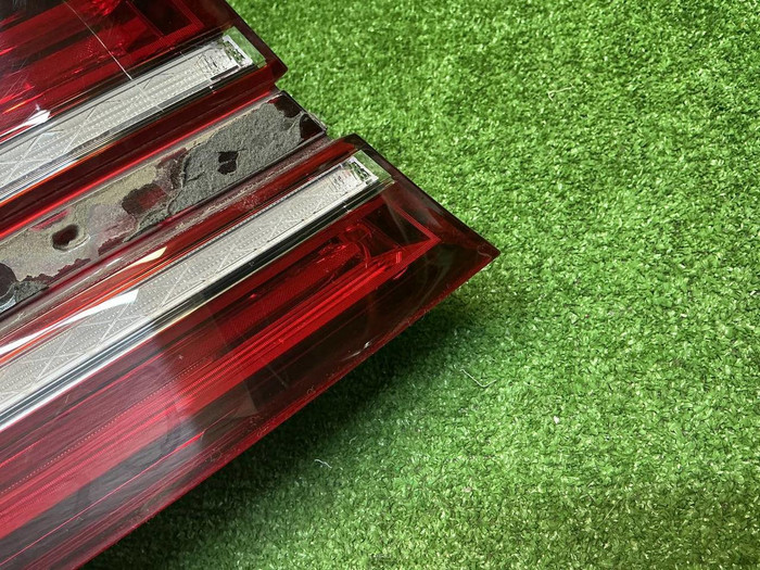 Фонарь левый внешний Genesis G80 2 (2020-2024)