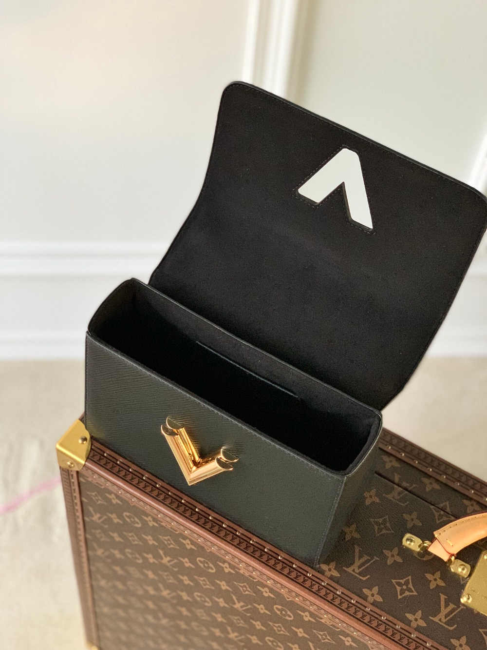 Louis Vuitton Twist MM