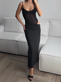 Платье длинное, с сетчатой вставкой и разрезом на талии