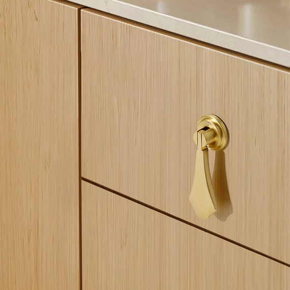 Мебельная ручка