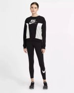 Женские леггинсы Swoosh со средней посадкой