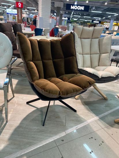 Кресло Husk с низкой спинкой, коричневое с серым