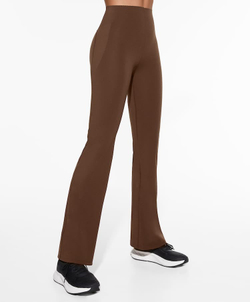 OYSHO Компрессионные брюки клеш Flare Compressive Raise Up, коричневый