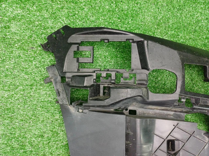 Кронштейн переднего бампера RH BMW 7er G11 (19-22)