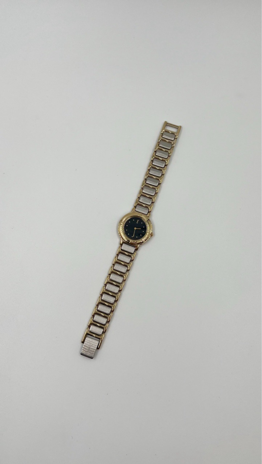 Часы Yves Saint Laurent (только онлайн)