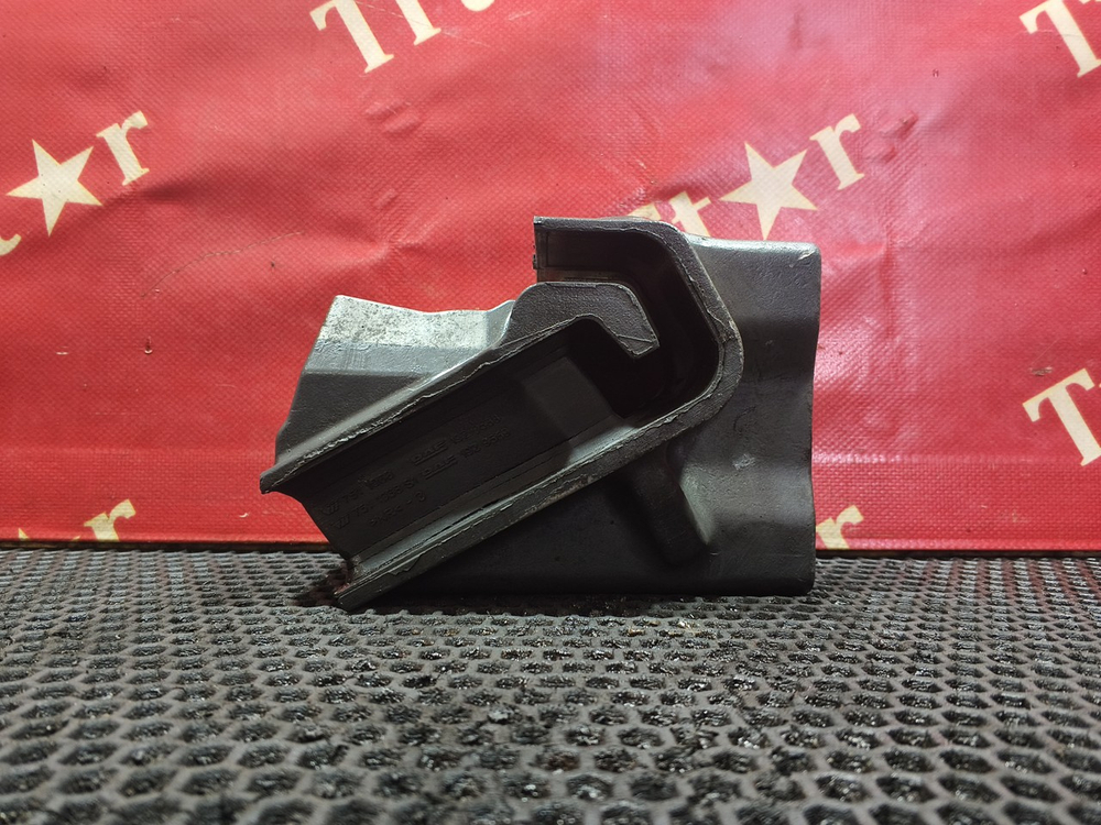 Подушка двигателя передняя 2020г