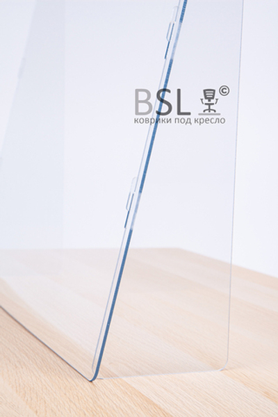 Защитный экран на опорах с окном В. 600 мм