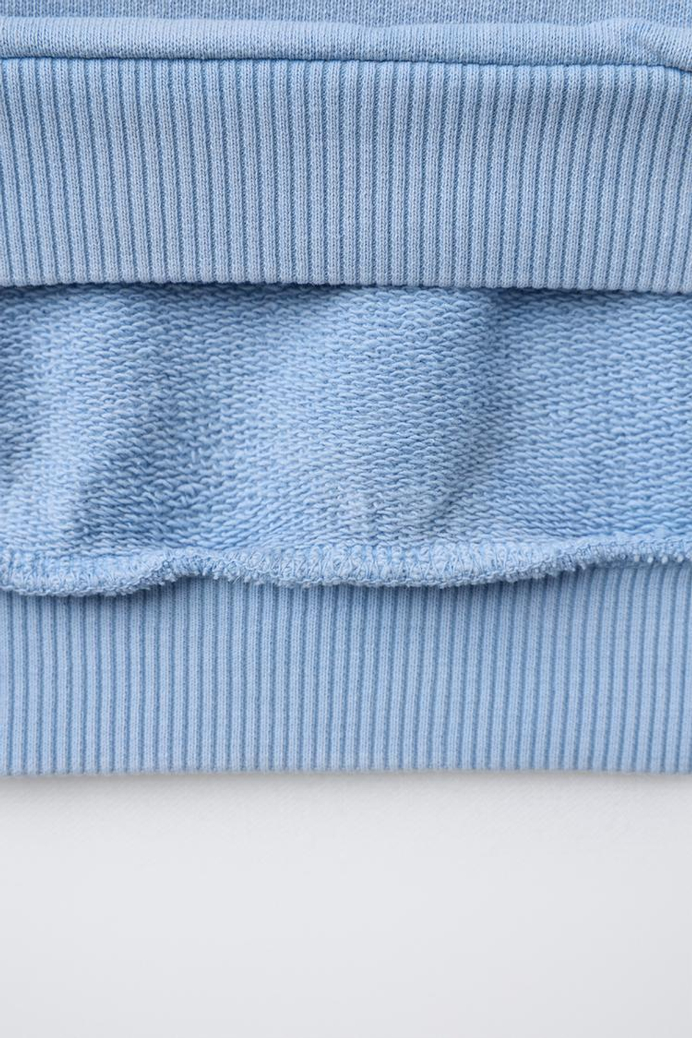 ZARA ТОЛСТОВКА С РЕЛЬЕФНЫМ ТЕКСТОМ, ГОЛУБОЙ