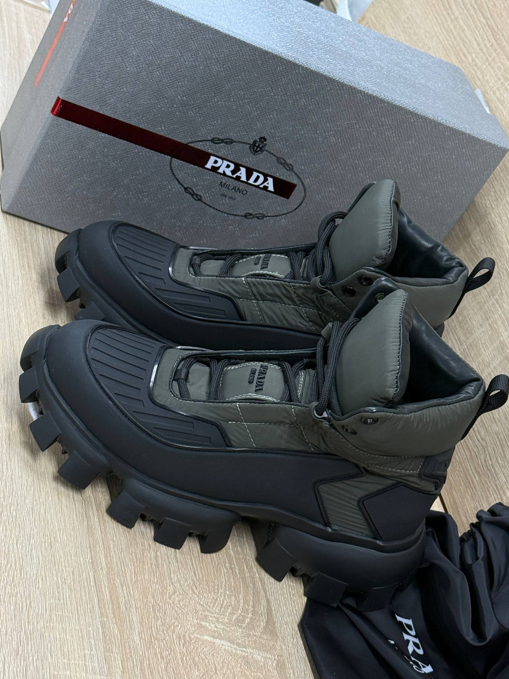 Кроссовки зимние Prada