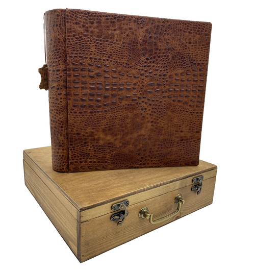 Фотоальбом из натуральной кожи "Aligator ЛЮКС" в кейсе