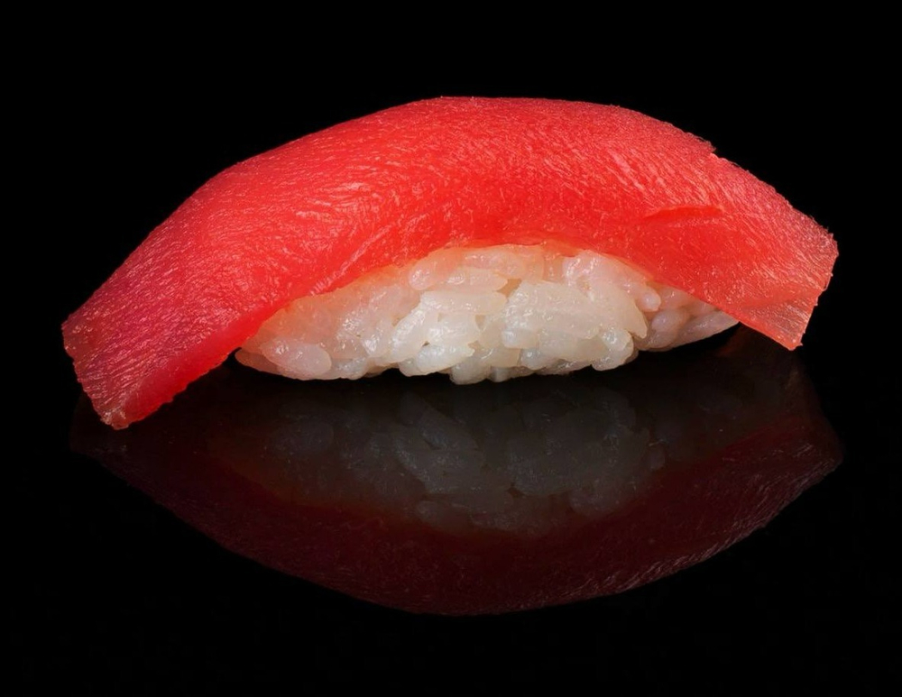 Суши с тунцом