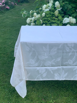 Скатерть 150х220 и 8 салфеток EmilioGatti Tulipan белые