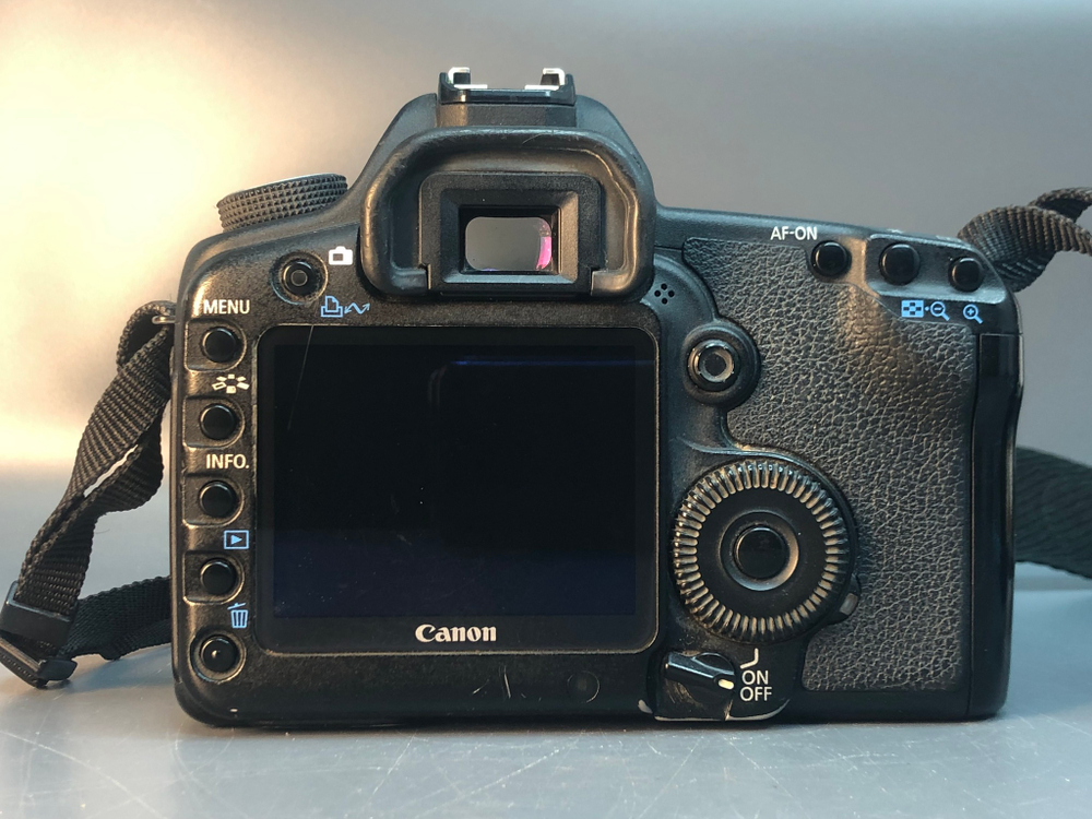 Canon 5d m2 387к