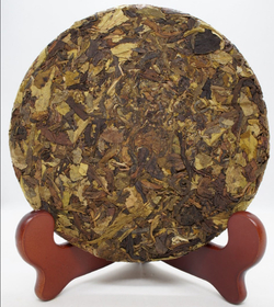 59280 Чай прессованный зеленый Пуэр Шэн "Сэнчжун, Старое Дерево", ци цзы бин 357гр