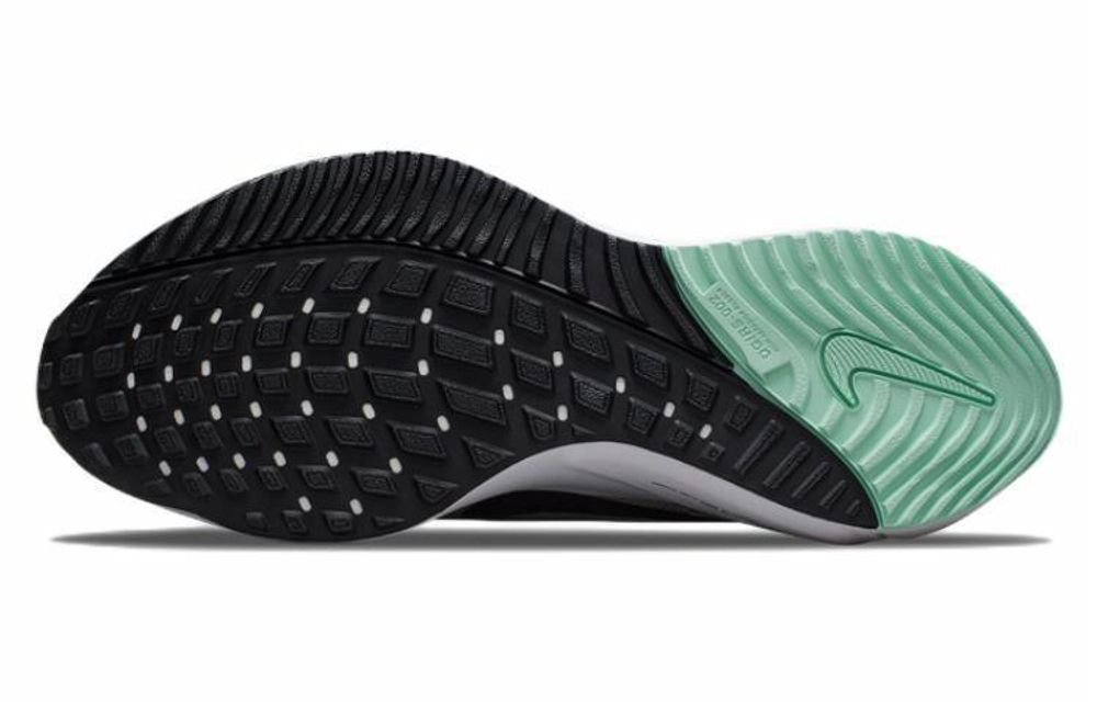 Кроссовки Nike Air Zoom Vomero 16