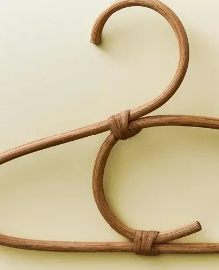 ZARA HOME ДЕТСКИЕ ВЕШАЛКИ ИЗ РОТАНГА (НАБОР ИЗ 4 ШТ.), СВЕТЛО-БЕЖЕВЫЙ