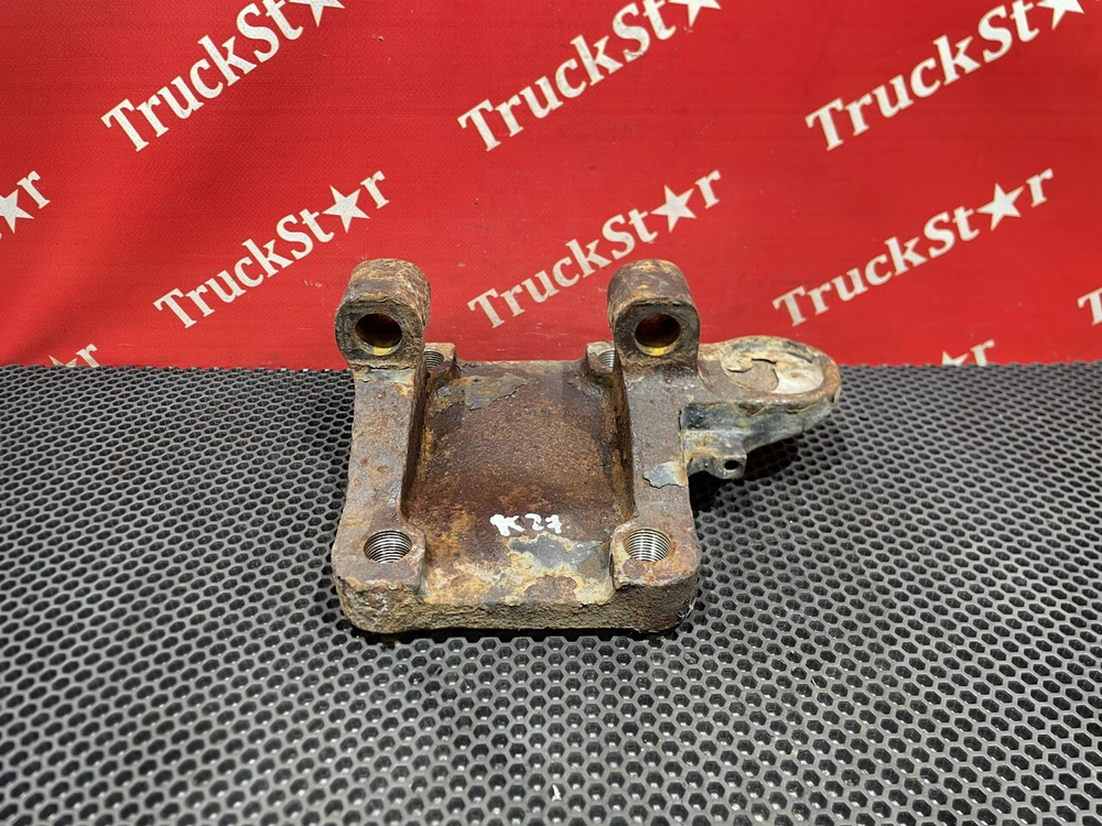 Кронштейн пневморессоры правый