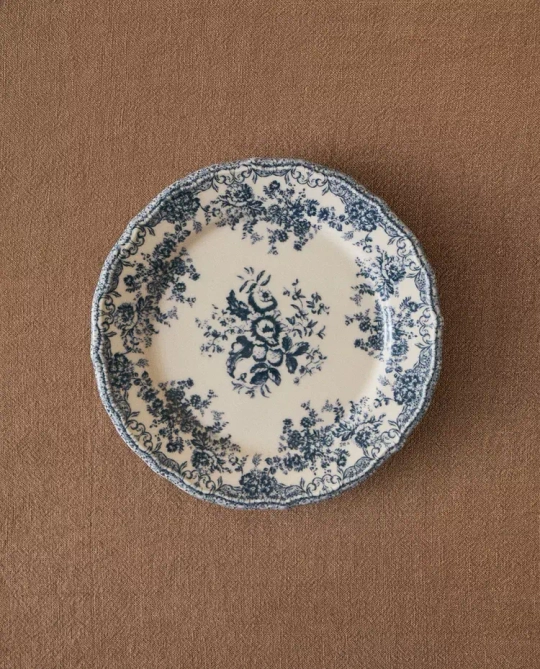 ZARA HOME ДЕСЕРТНАЯ ТАРЕЛКА ИЗ ФАЯНСА С ЦВЕТОЧНЫМ УЗОРОМ, СИНИЙ