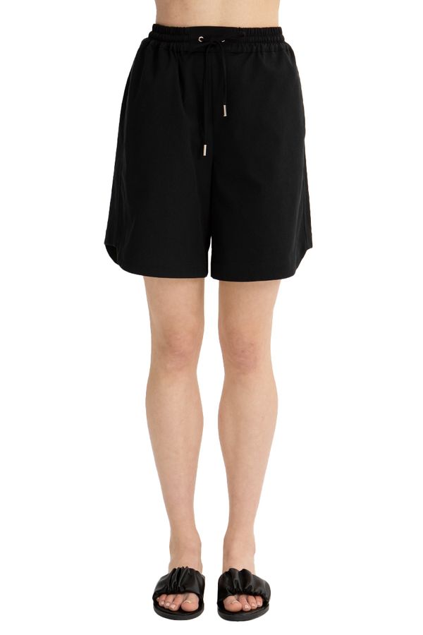 Шорты  с фигурным низом