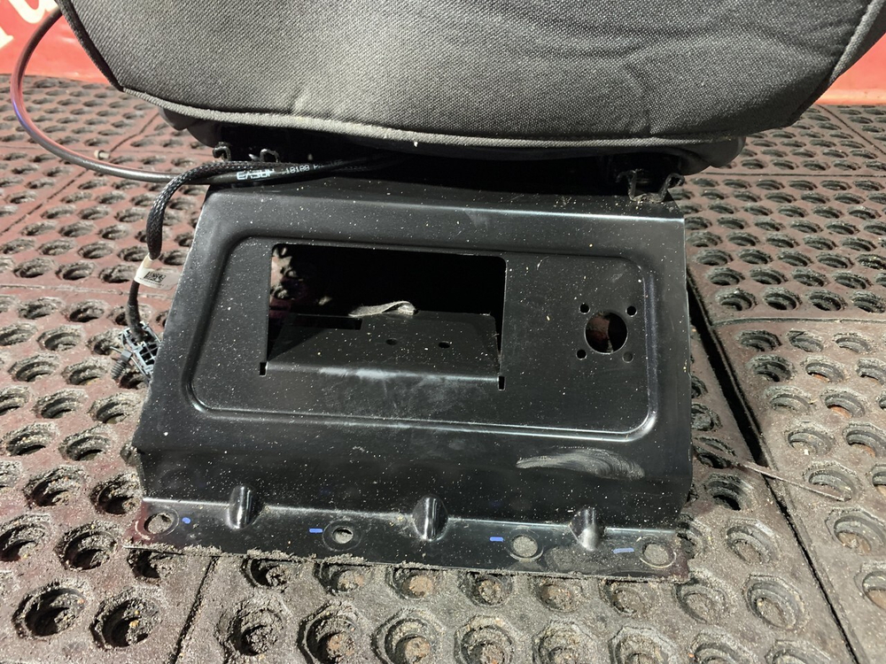 Сиденье пассажирское пневматическое 2024г