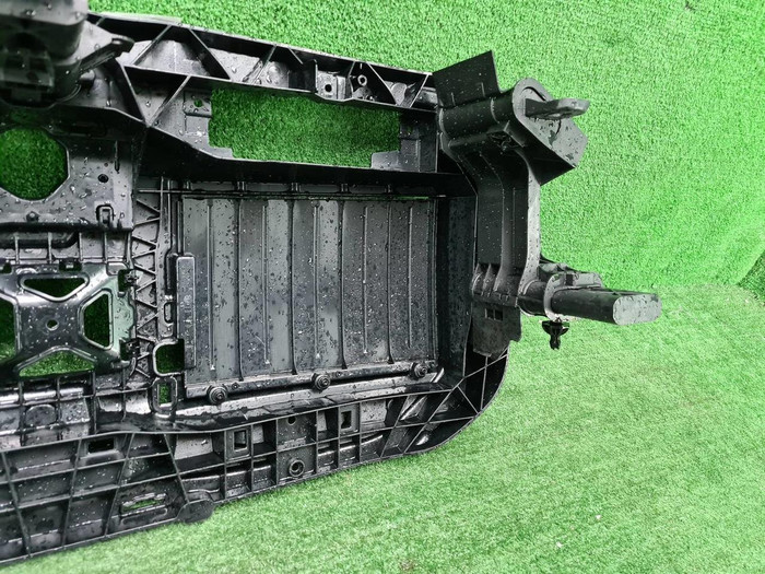 Воздуховод радиатора BMW I7 G70 (2022-н.в.)