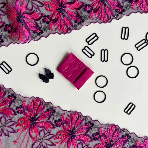 Вышивка на сетке фиолетовая/неон 24 см (правая)