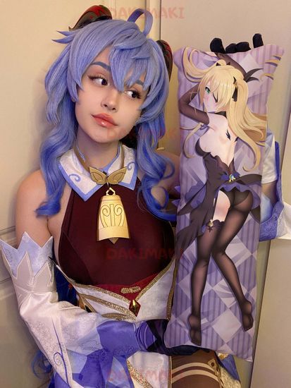 Мини дакимакура Фишль из Геншин Импакт | Genshin Impact арт. M0803, 60х20 см