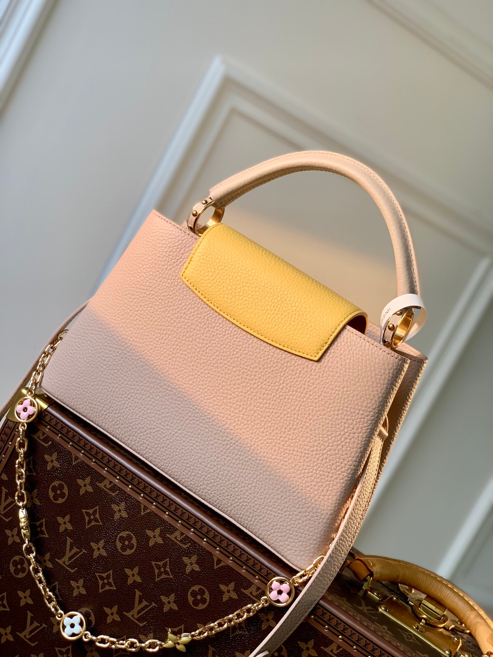 Louis Vuitton Capucines MM