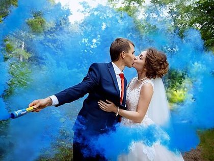Цветной дым: эффектная пиротехника для фотосессий