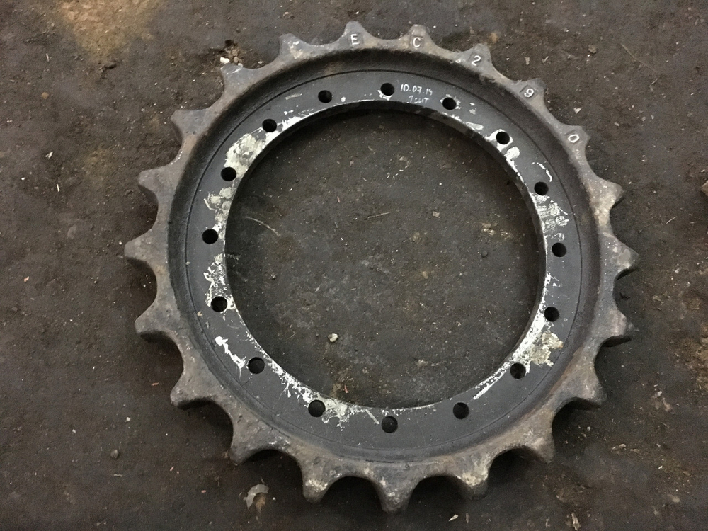 Звездочка Volvo EC290