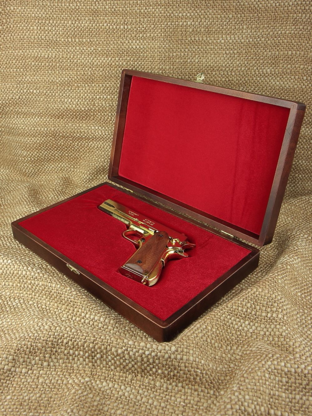 Denix Пистолет авт. "Кольт-45" наградной, в подарочном футляре