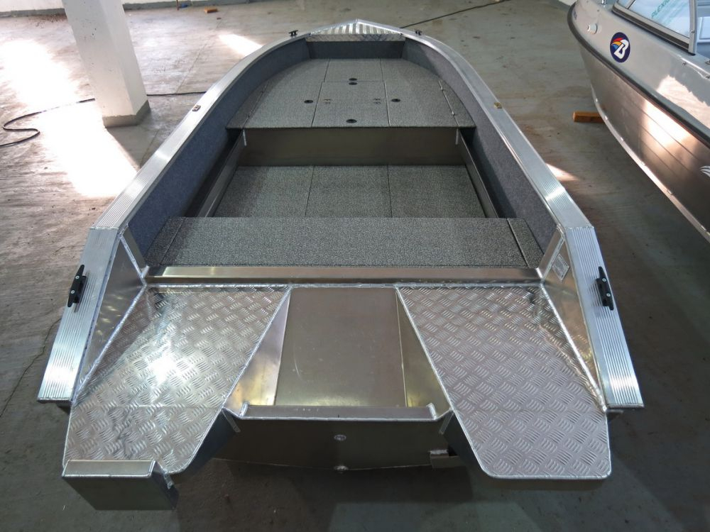 Алюминиевая лодка BESTER 450