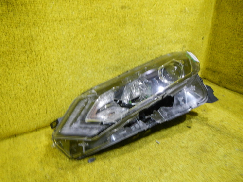 Битая Фара левая Nissan Qashqai 2 j11 (17-23) галоген