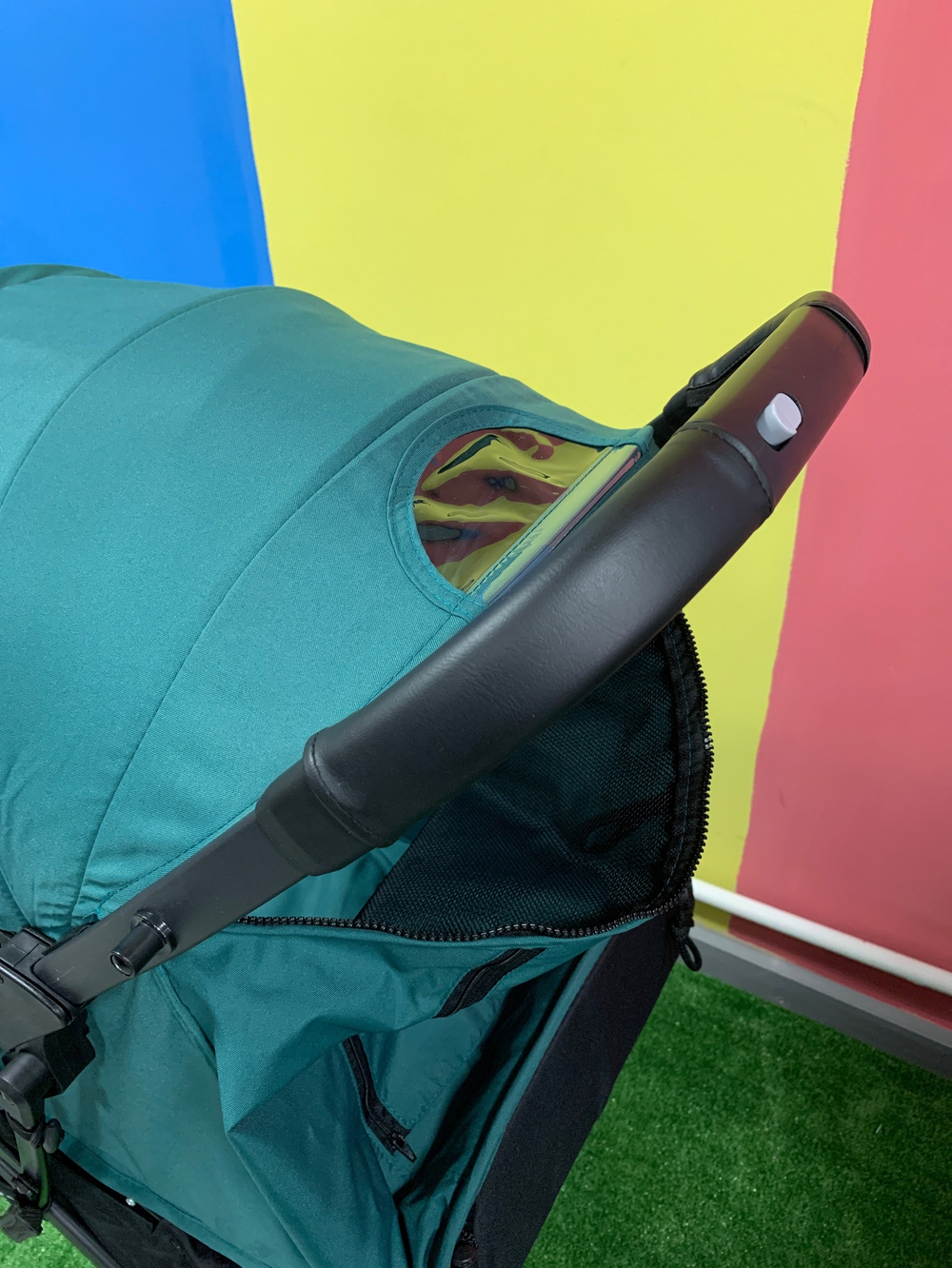 Коляска детская MOWBaby "LIME" MB100 Ultragreen