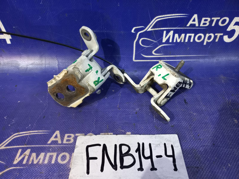 Петля двери задней левой NISSAN SUNNY 1998