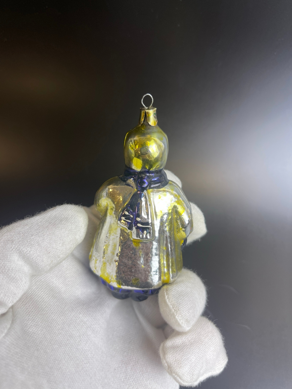 Ёлочная игрушка Девочка с куклой, винтажная, стекло, коллекционная, 9 см, СССР 1950-1980 гг