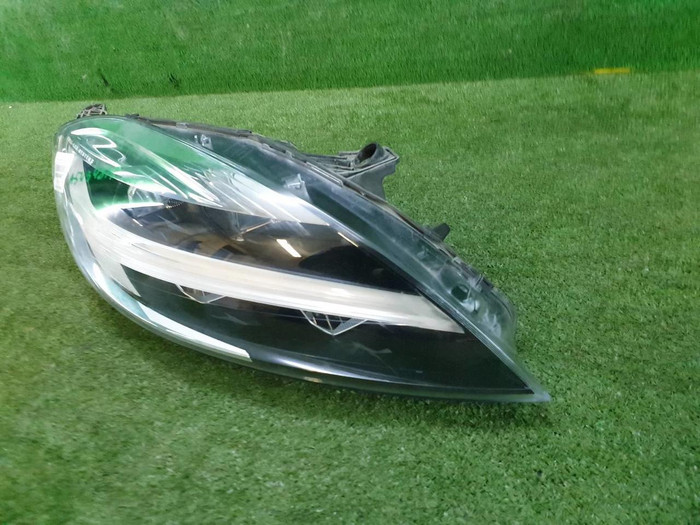 Фара правая Volvo V40 2 (2016-2019) Full LED