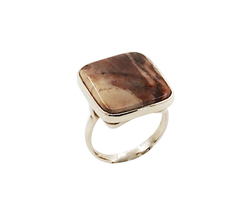 Кольцо из серебра с яшмой к1450