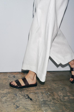 ZARA БРЮКИ С ЗАЩИПАМИ ОБЪЕМНОГО КРОЯ — ZW COLLECTION, БЕЛЫЙ