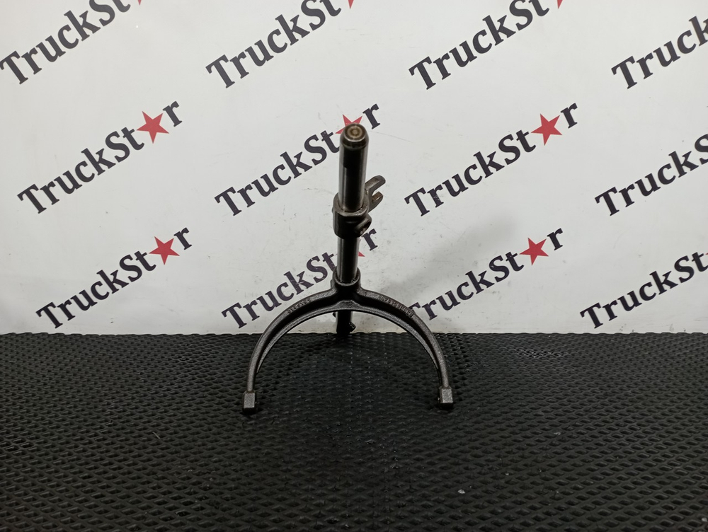 Вилка переключения передач