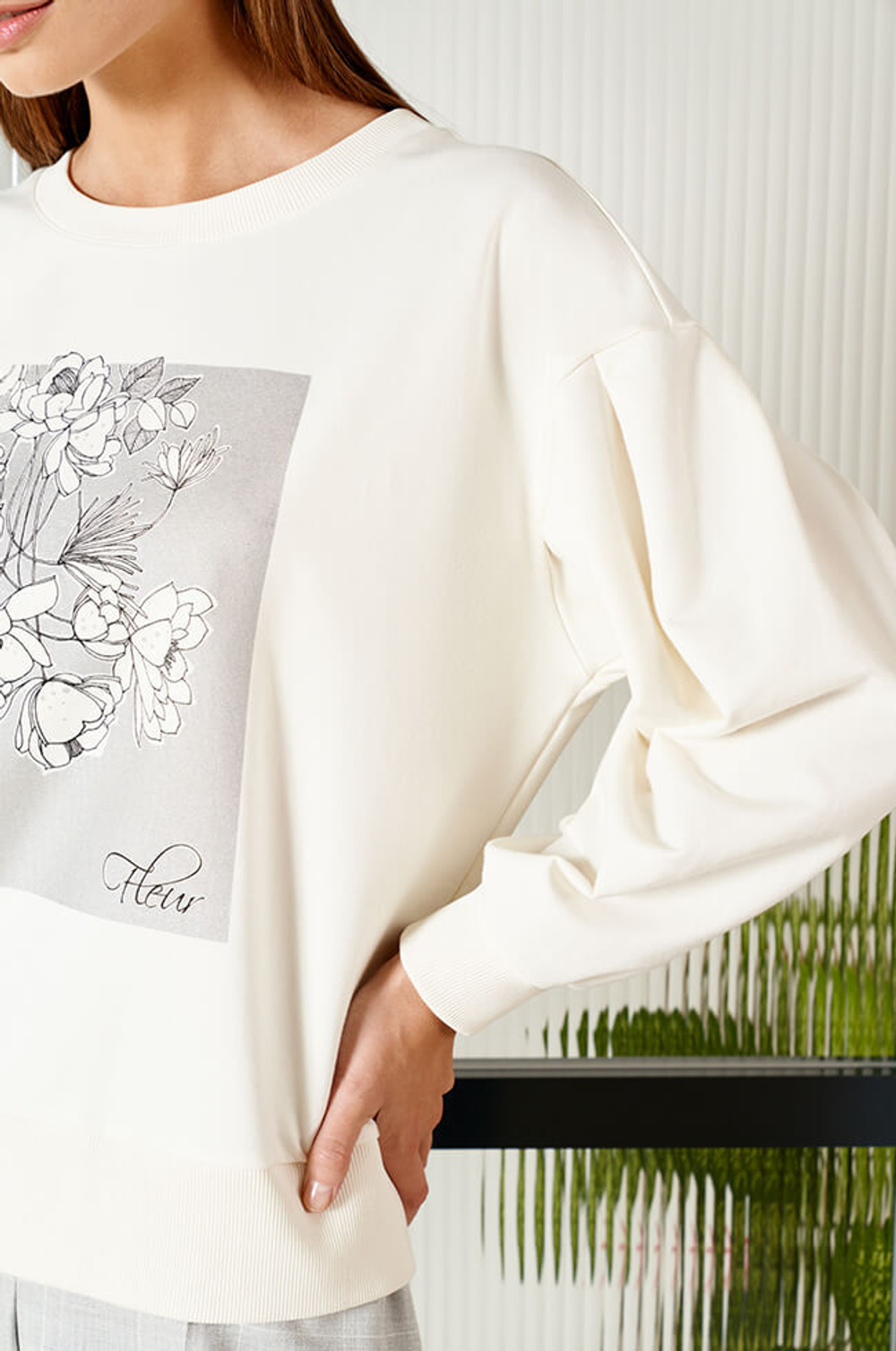 22650 Джемпер женский (молочный)